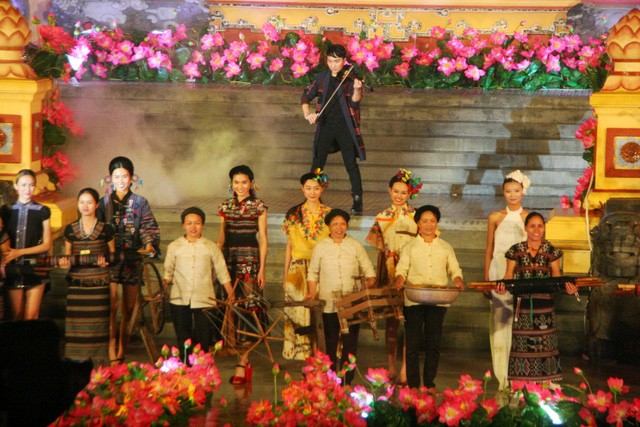 Khai mạc Festival Nghề truyền thống Huế 2017 - ảnh 1